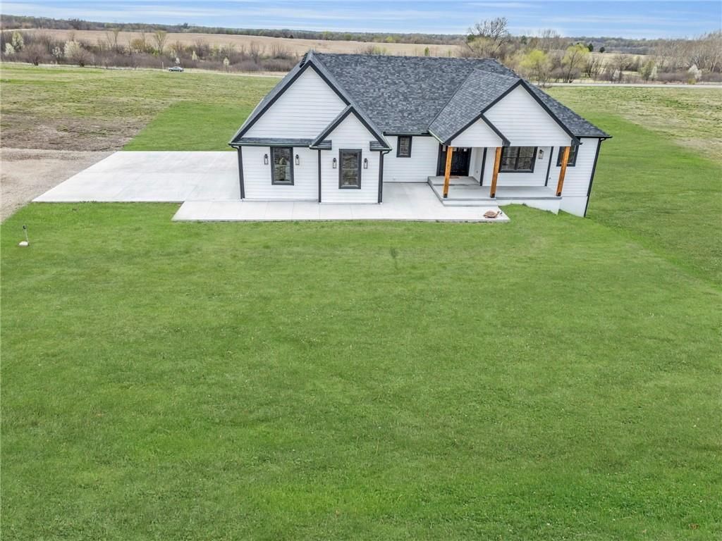 7878 SW F Highway — photo 38