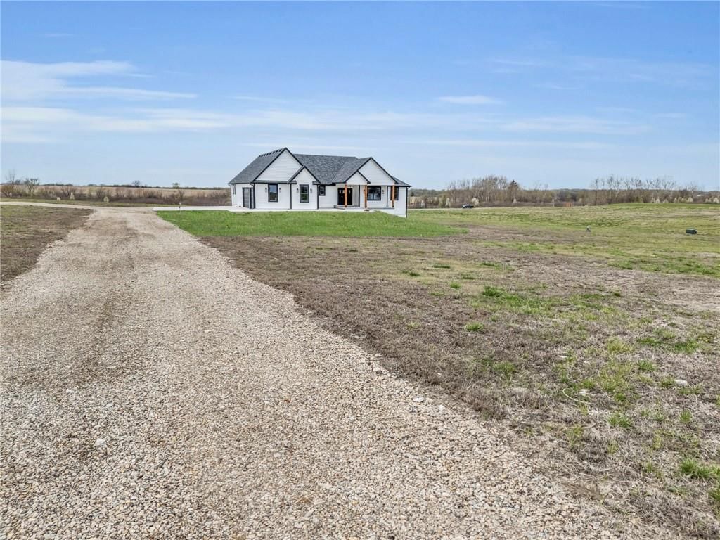 7878 SW F Highway — photo 39