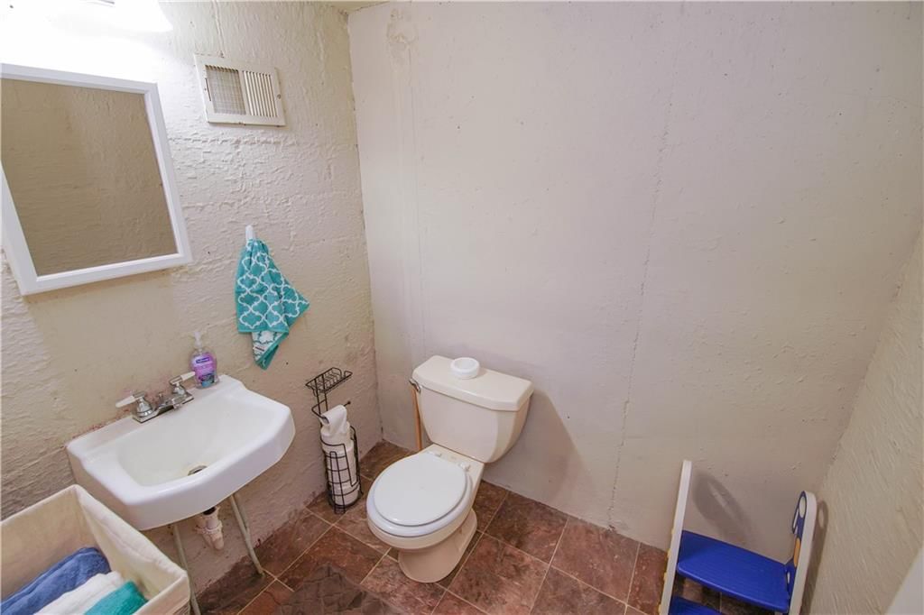 115 Southview Drive — photo 24