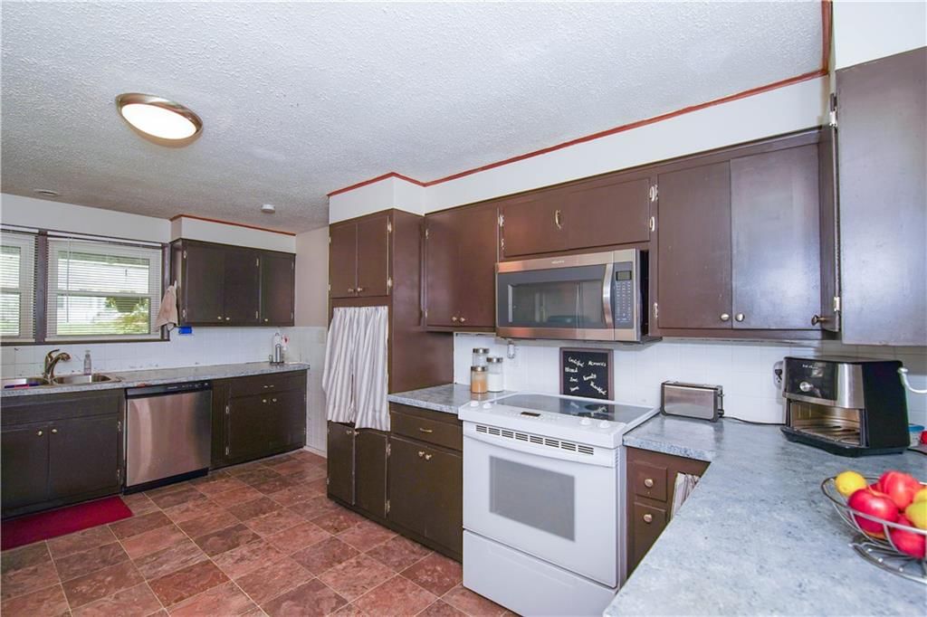 115 Southview Drive — photo 10