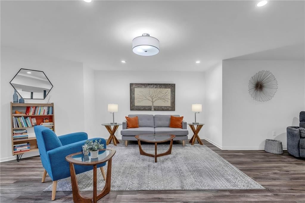 12316 Catalina Street — photo 32