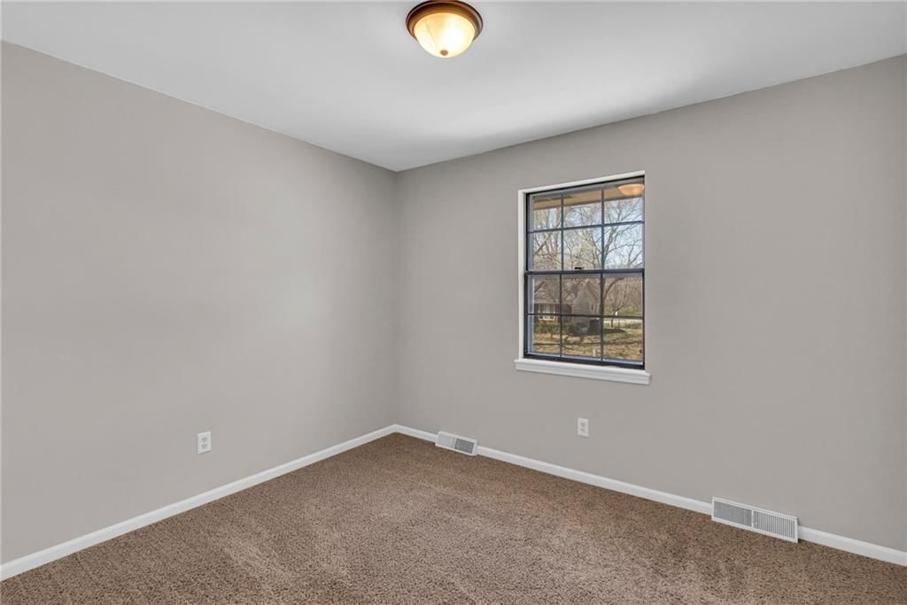 317 Southbrook Street — photo 18
