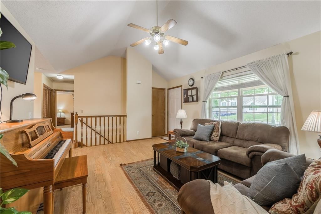 1301 Stonecrest Drive — photo 5