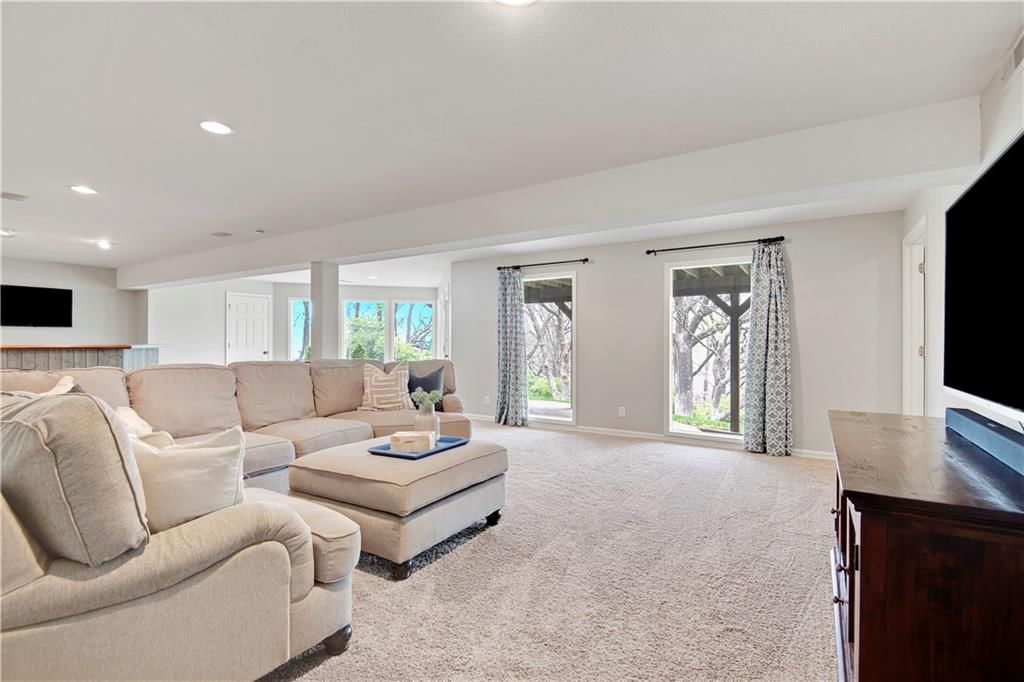 8345 Hallet Street — photo 29