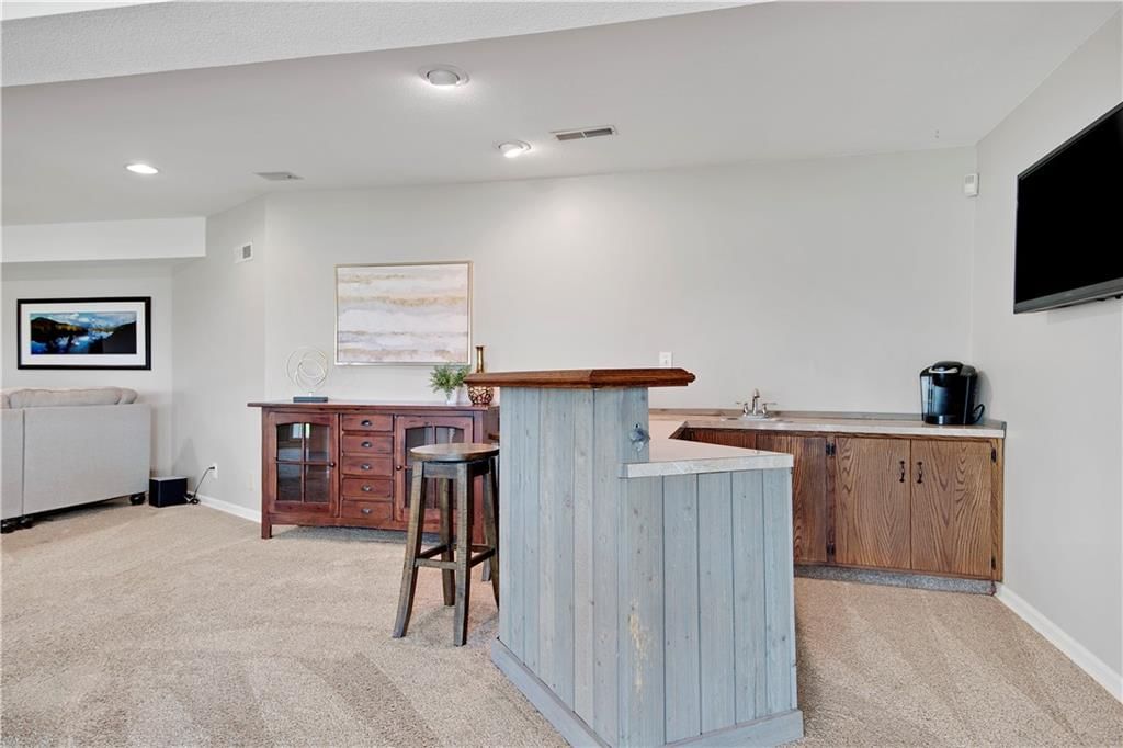 8345 Hallet Street — photo 31