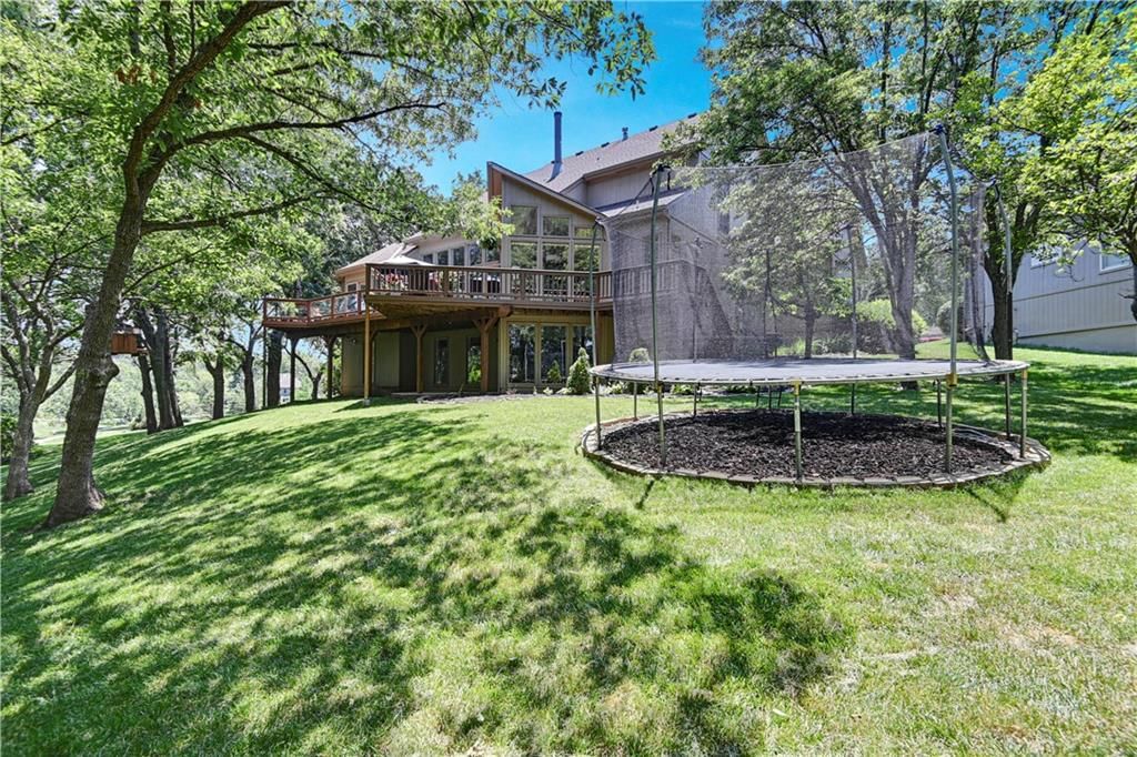 8345 Hallet Street — photo 48