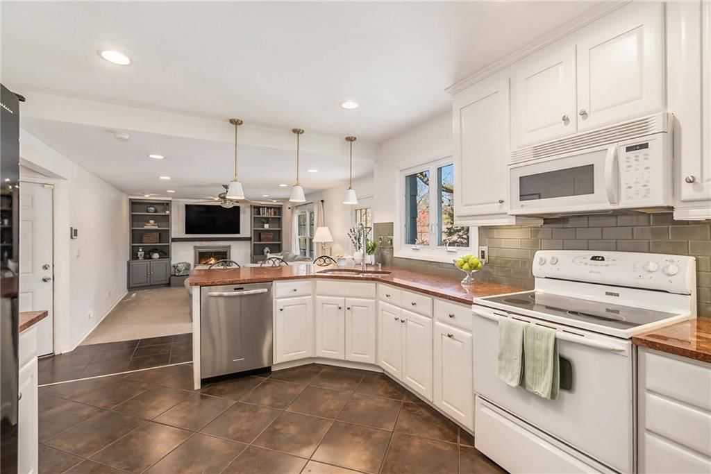 6427 Outlook Drive — photo 11