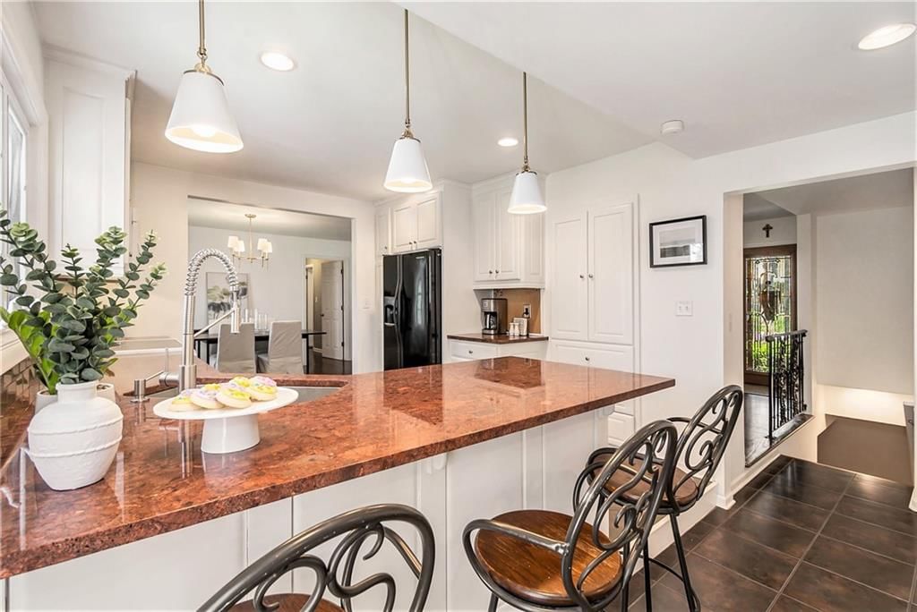 6427 Outlook Drive — photo 9