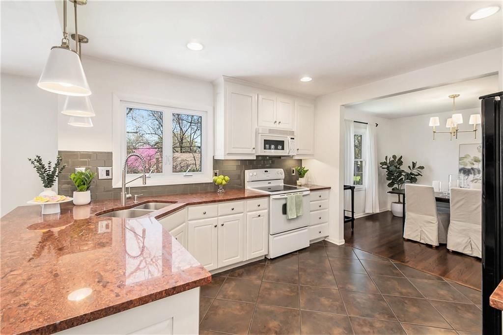 6427 Outlook Drive — photo 10
