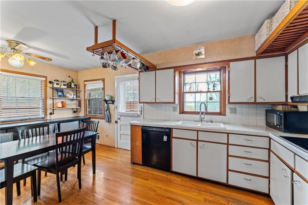 4225 S Osage Street — photo 8