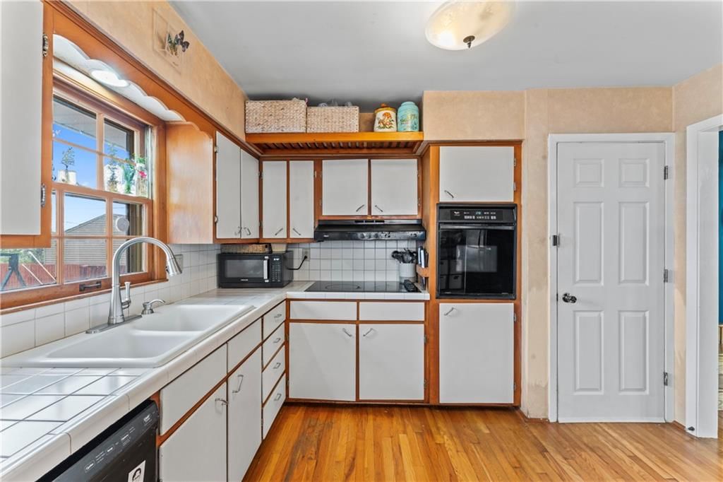 4225 S Osage Street — photo 10