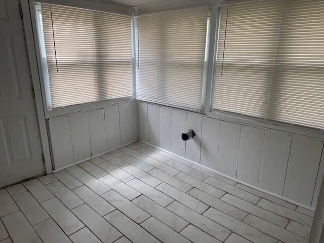 1943 E 71st Terrace — photo 11