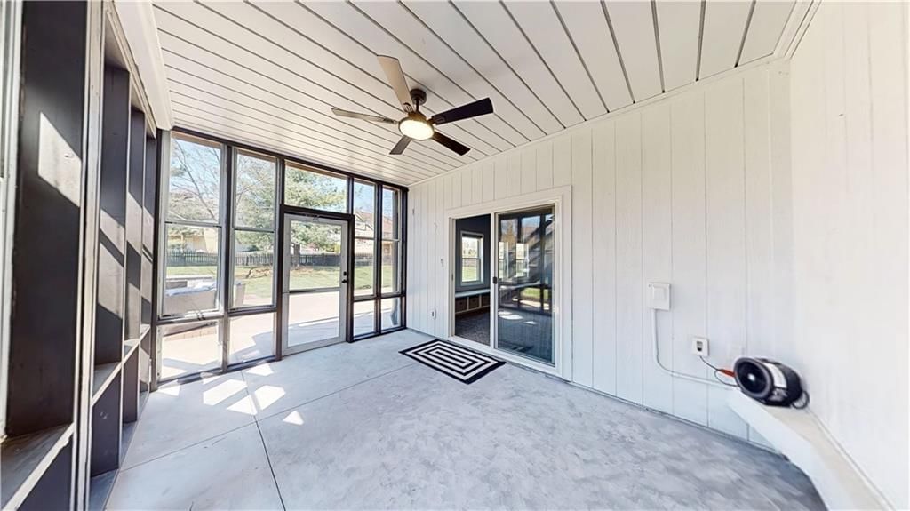 4604 Kensington Drive — photo 32
