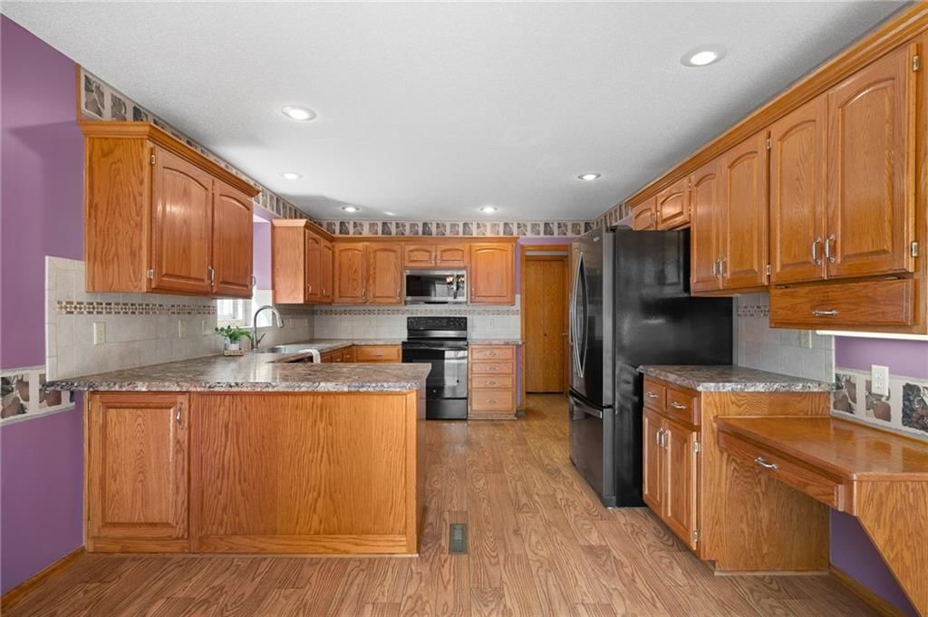 1002 Hillcrest Street — photo 11