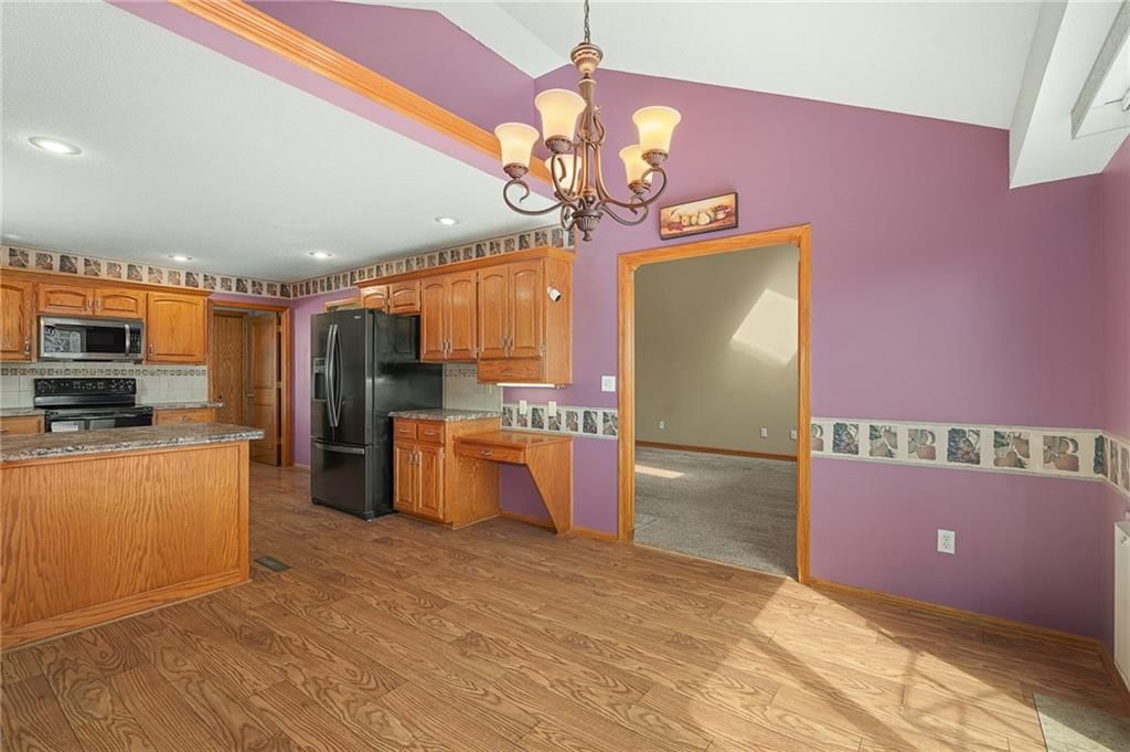 1002 Hillcrest Street — photo 17