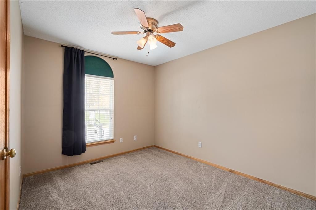 1002 Hillcrest Street — photo 24