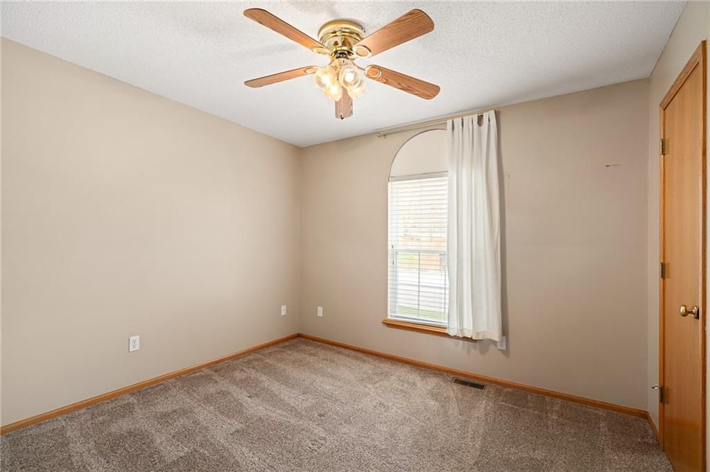 1002 Hillcrest Street — photo 28