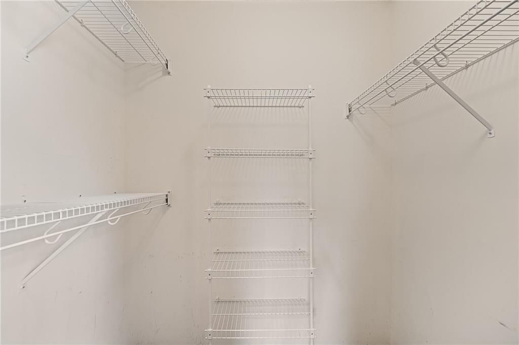 1002 Hillcrest Street — photo 36