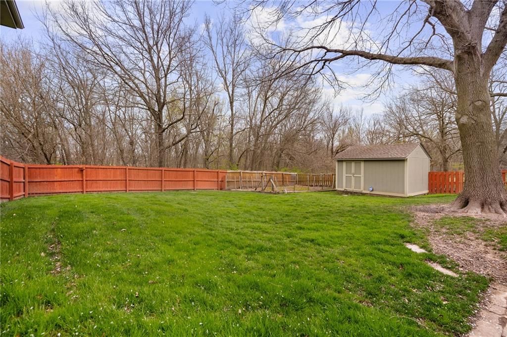 1002 Hillcrest Street — photo 38