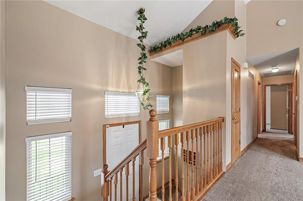 1002 Hillcrest Street — photo 5