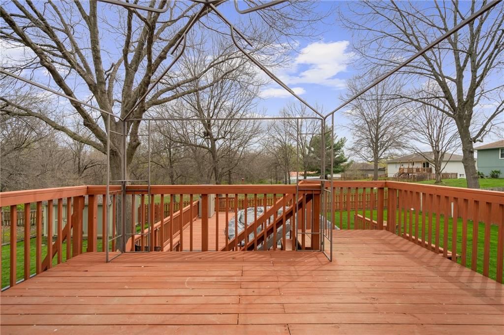 1002 Hillcrest Street — photo 45