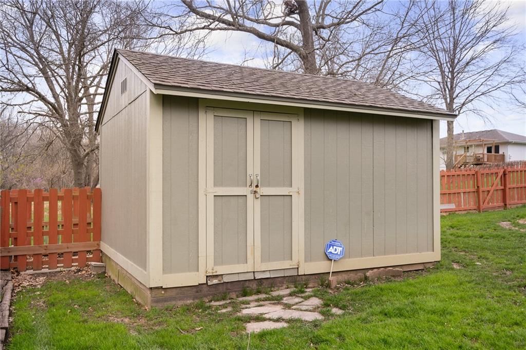 1002 Hillcrest Street — photo 51