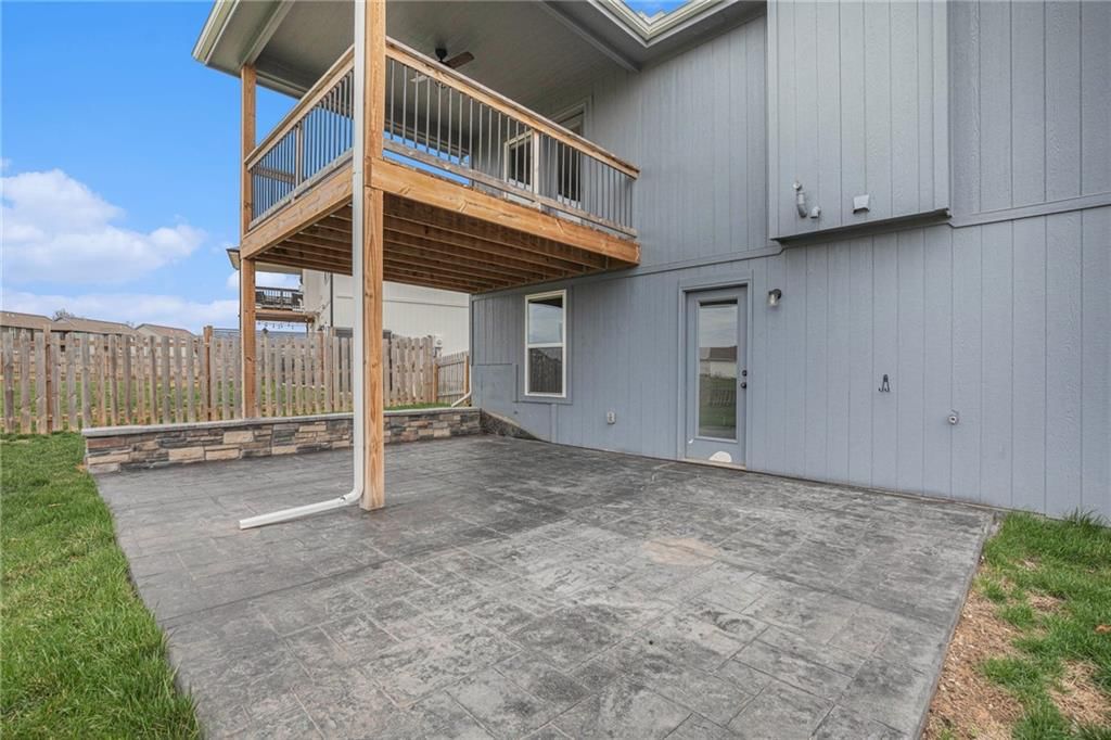 1702 Cottonwood Creek Avenue — photo 21