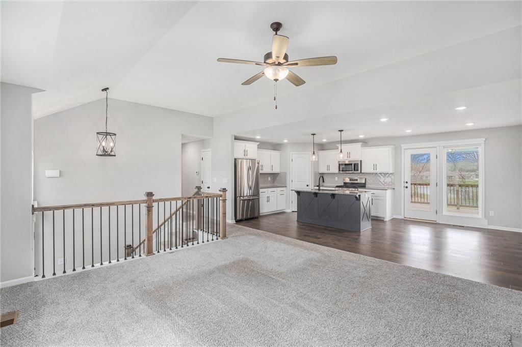 1702 Cottonwood Creek Avenue — photo 6