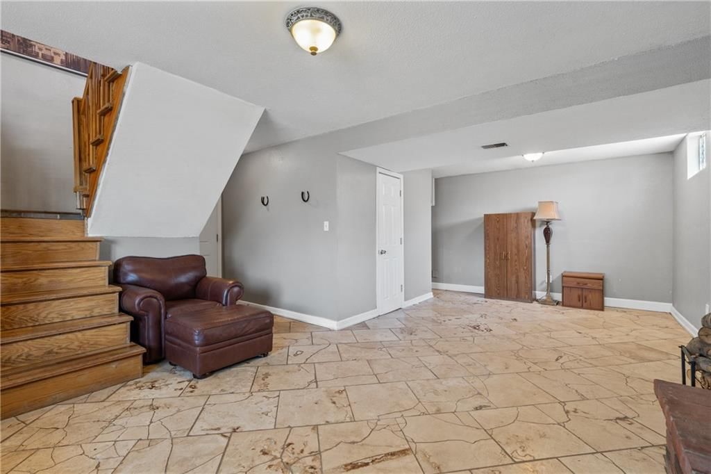3117 NW CASTLE Drive — photo 28