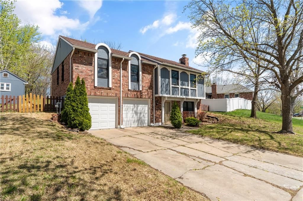 3117 NW CASTLE Drive — photo 31