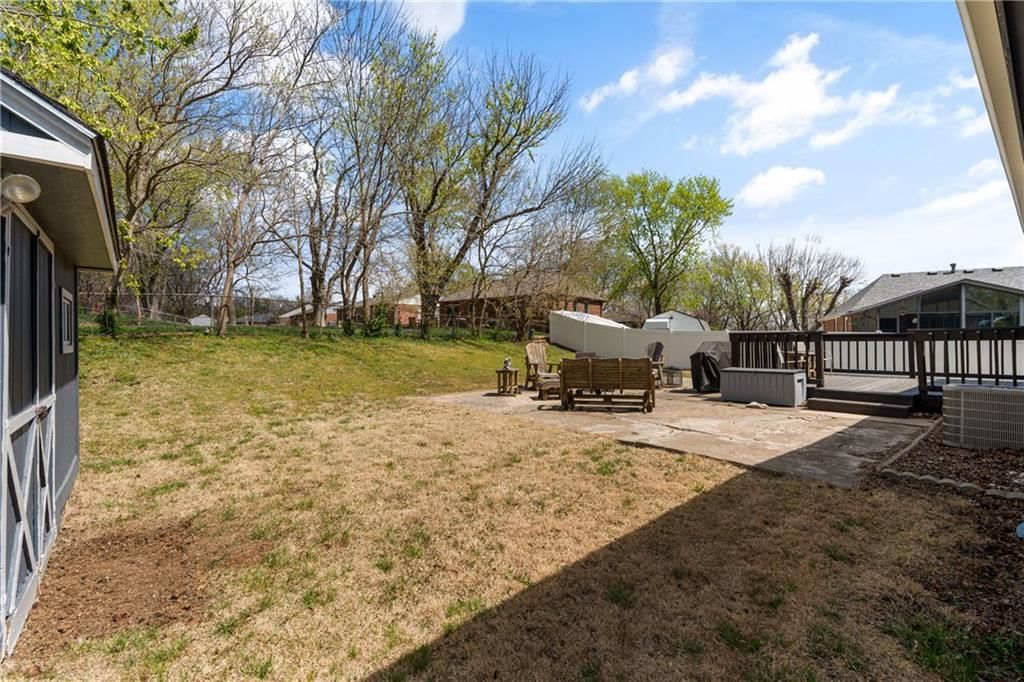 3117 NW CASTLE Drive — photo 34