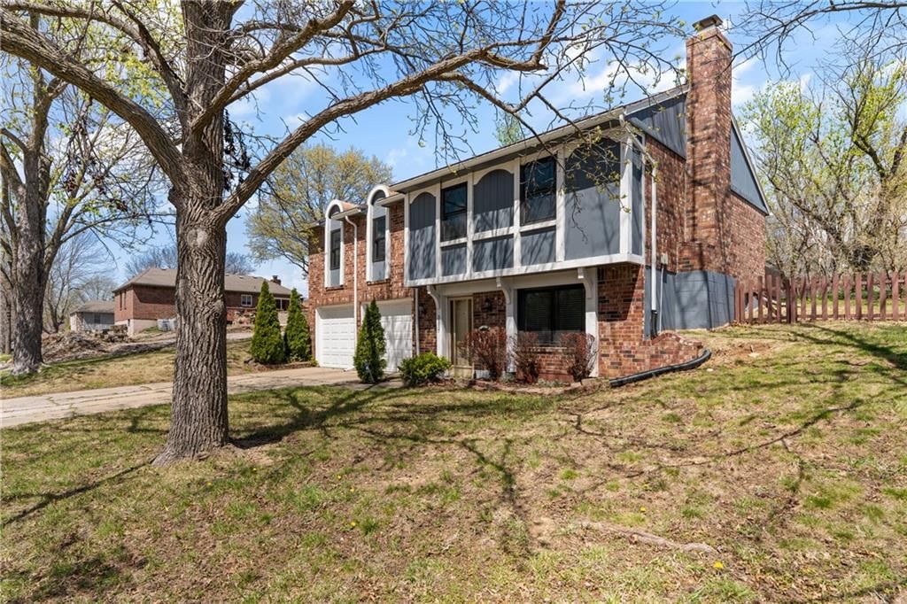 3117 NW CASTLE Drive — photo 35