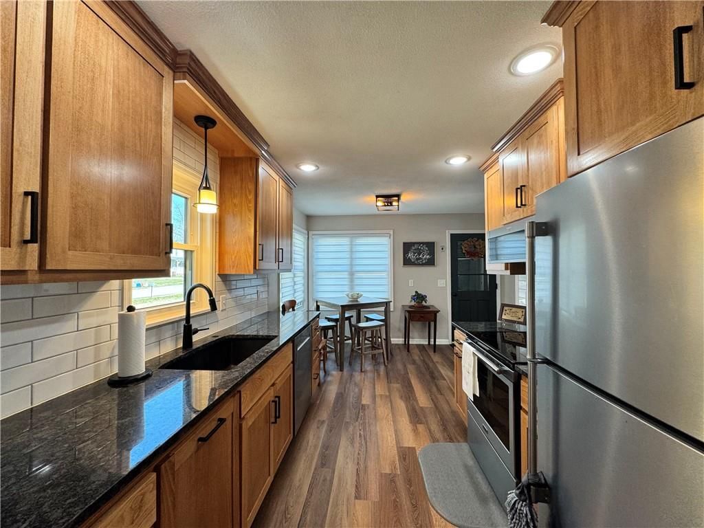 535 E 5th Street — photo 4