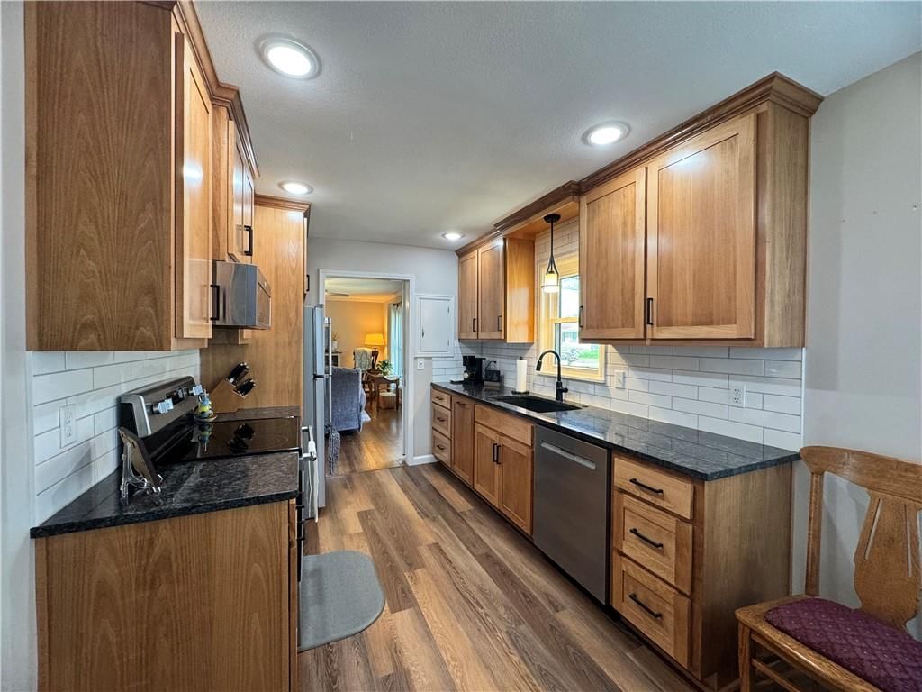 535 E 5th Street — photo 7