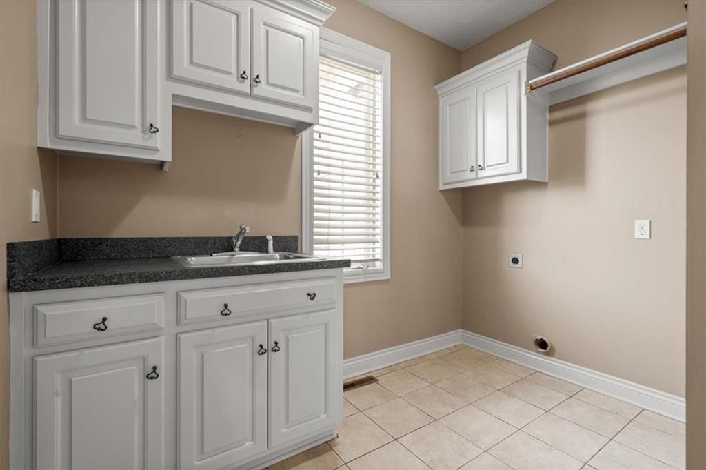 10122 N Montgall Avenue — photo 21