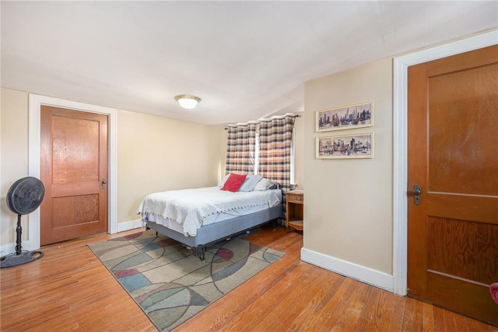 1305 W College Street — photo 14