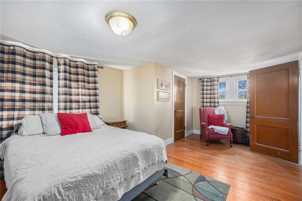 1305 W College Street — photo 15