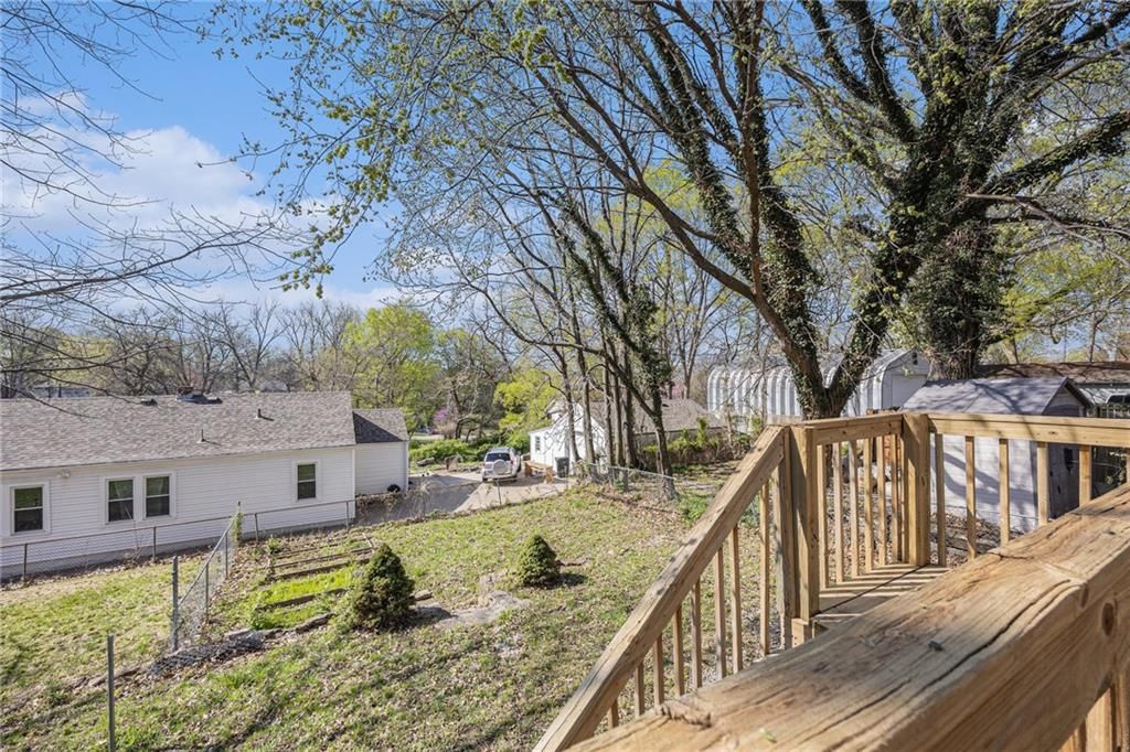 1305 W College Street — photo 19