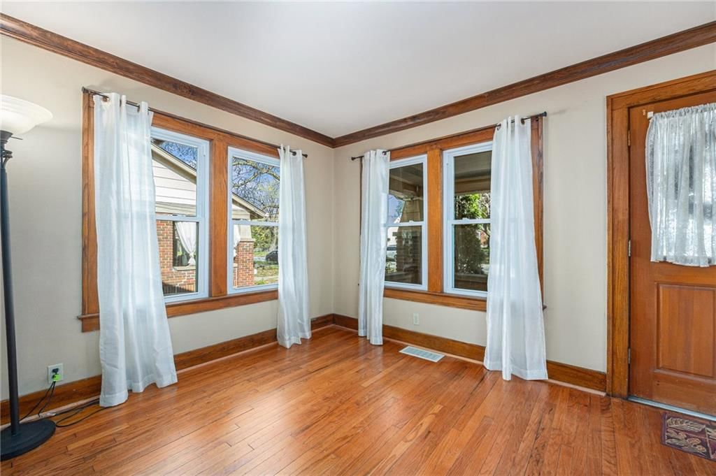 1305 W College Street — photo 25