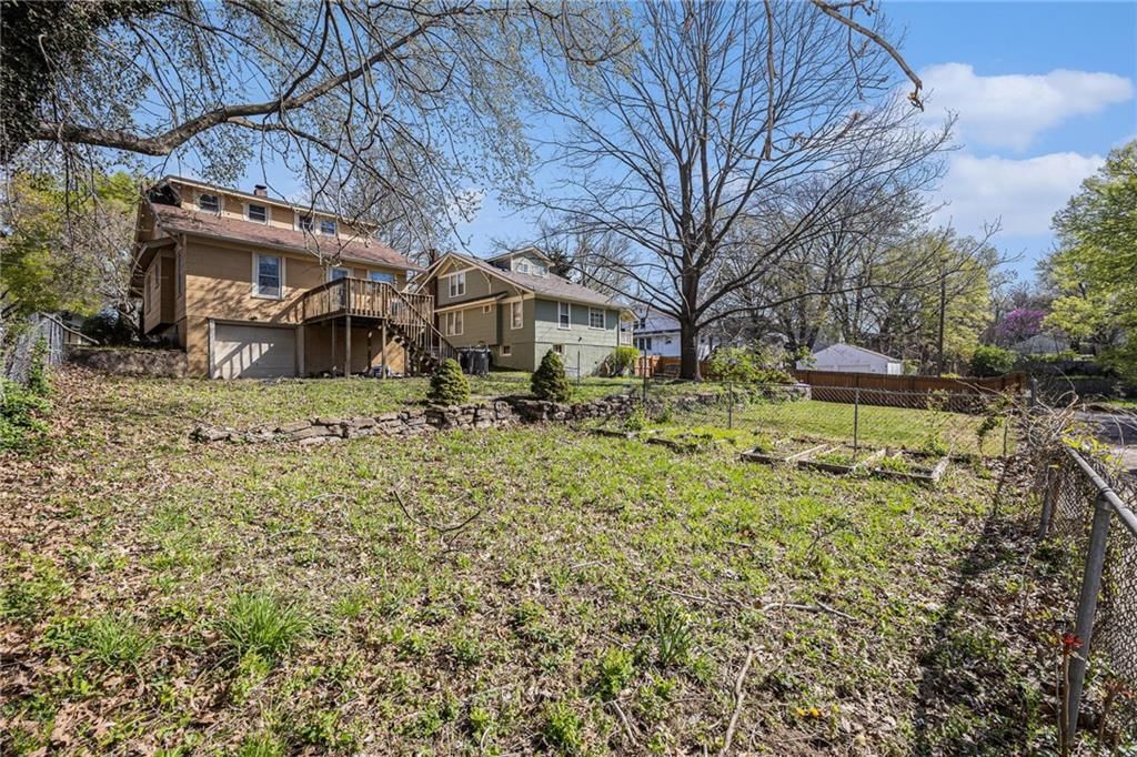 1305 W College Street — photo 7