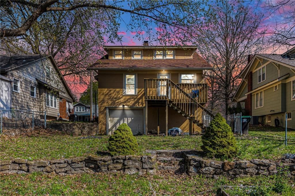 1305 W College Street — photo 8