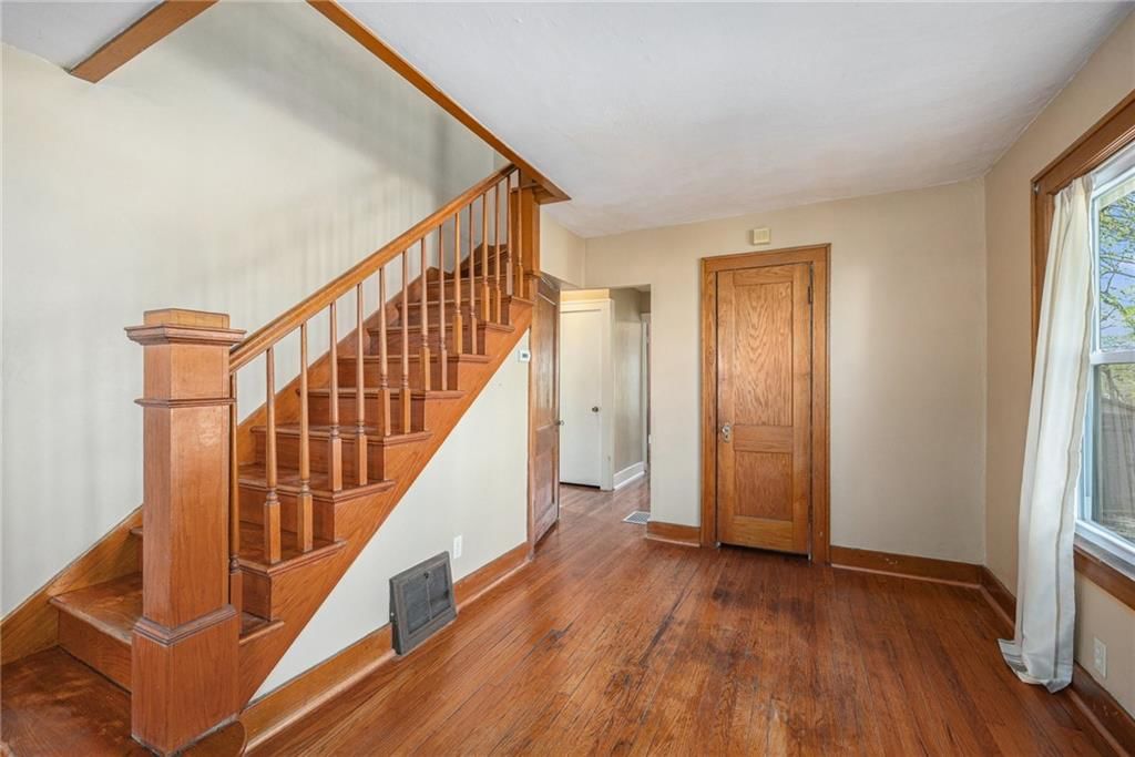 1305 W College Street — photo 10