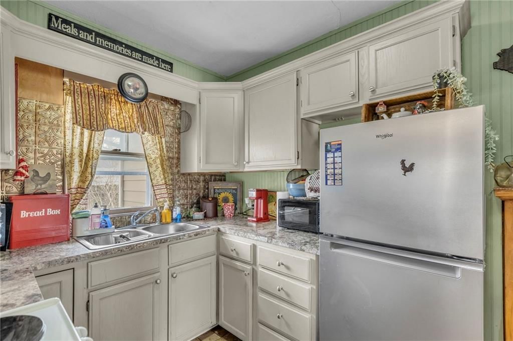 240 N Blake Street — photo 11