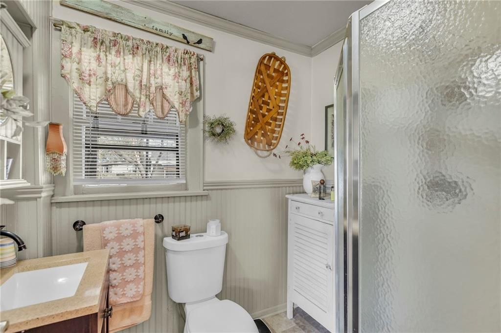 240 N Blake Street — photo 17