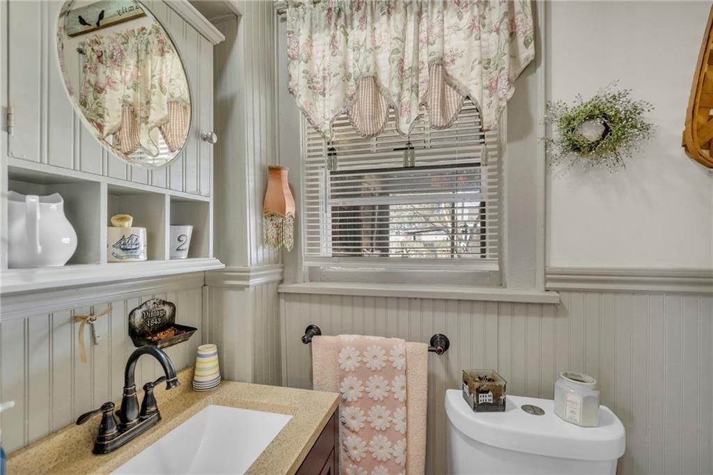 240 N Blake Street — photo 18