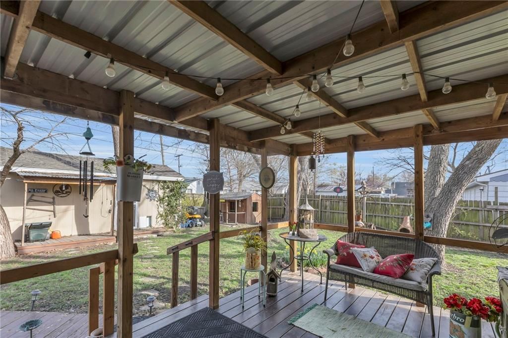 240 N Blake Street — photo 25