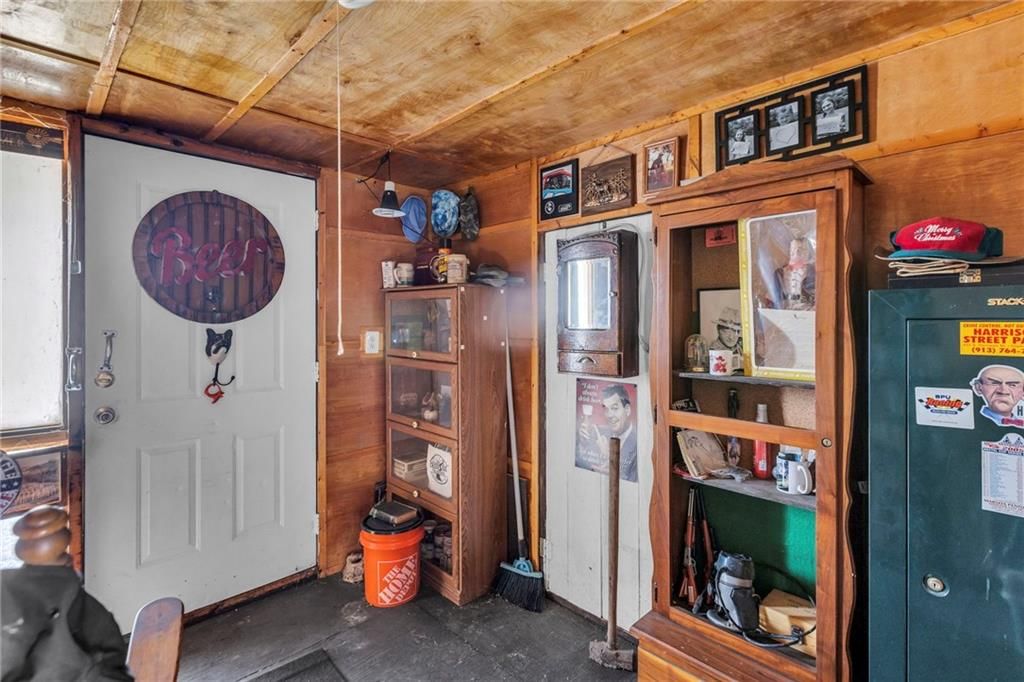 240 N Blake Street — photo 29