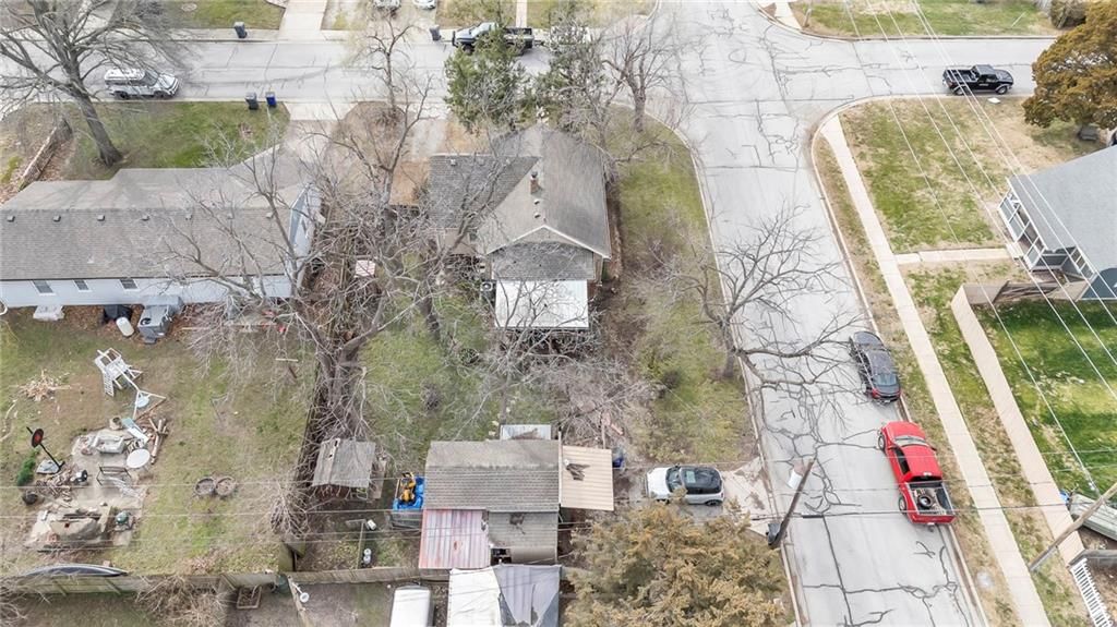 240 N Blake Street — photo 35