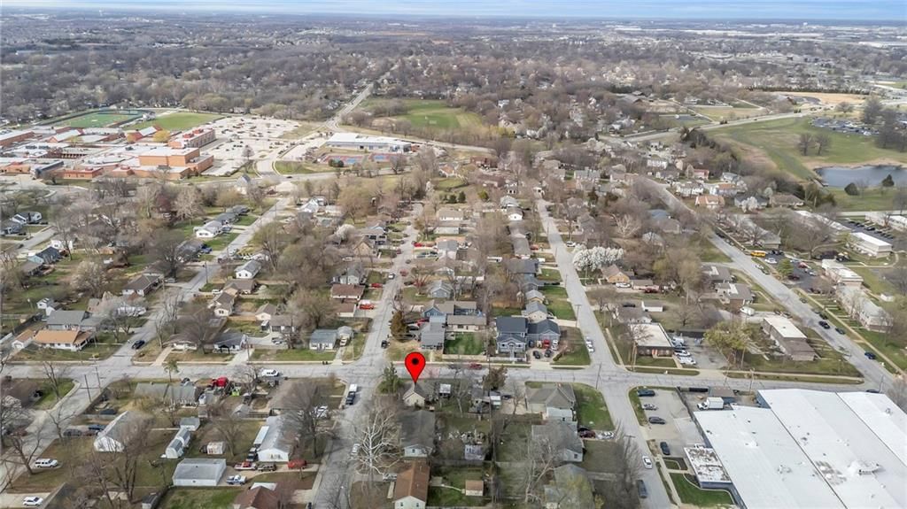240 N Blake Street — photo 38