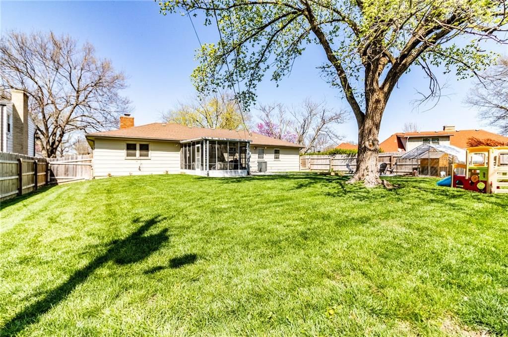 310 Johnson Drive — photo 3